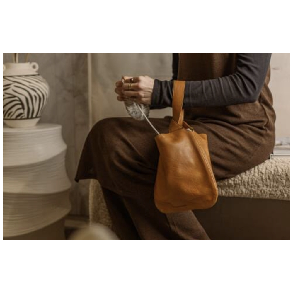 SAC À TRICOT EN CUIR MUUD - DZANA - WHISKY
