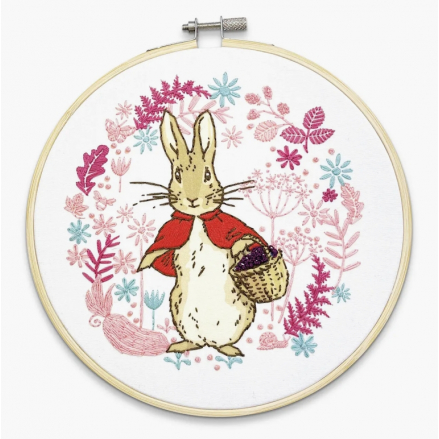 Beatrix Potter - Broderie Flopsy Goes Blackberry Picking