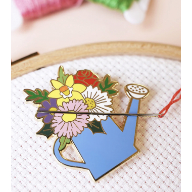 Needle minder - Caterpillar Cross stitch ( arrosoir)