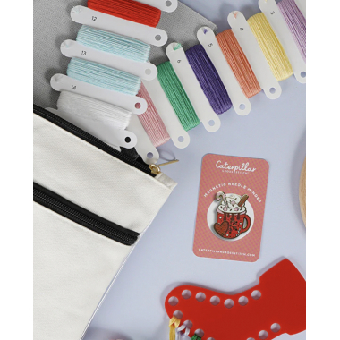 Needle minder - Caterpillar Cross stitch ( tasse noel)