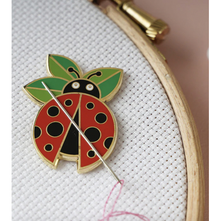 Needle minder - Caterpillar Cross stitch ( coccinelle)