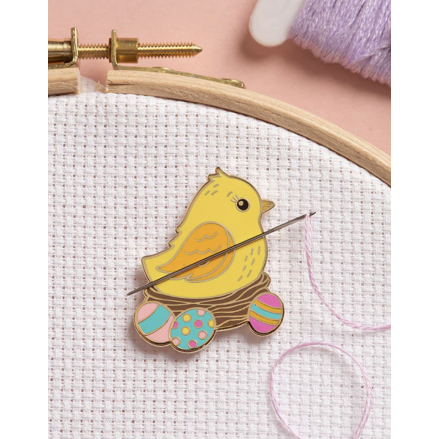 Needle minder - Caterpillar Cross stitch ( poussin)