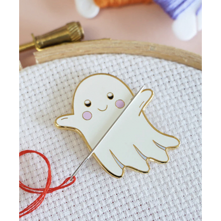 Needle minder - Caterpillar Cross stitch ( fantôme)