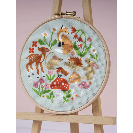 Woodland Whimsies - Kit de point de croix Caterpillar cross stich